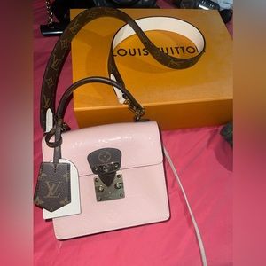 Pink leather, Louis Vuitton, shoulder bag